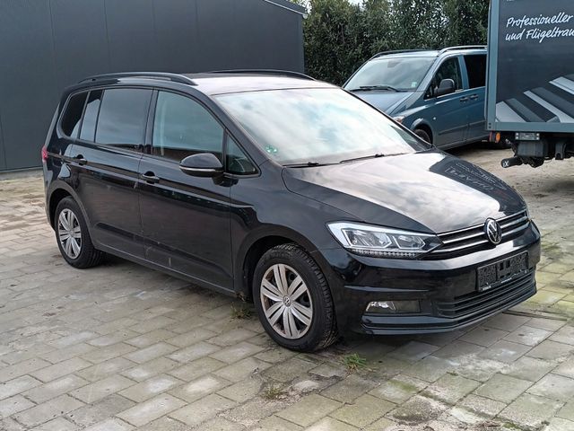 Volkswagen Touran 2.0 TDI DSG 7.sitzer Standhzg. XENON