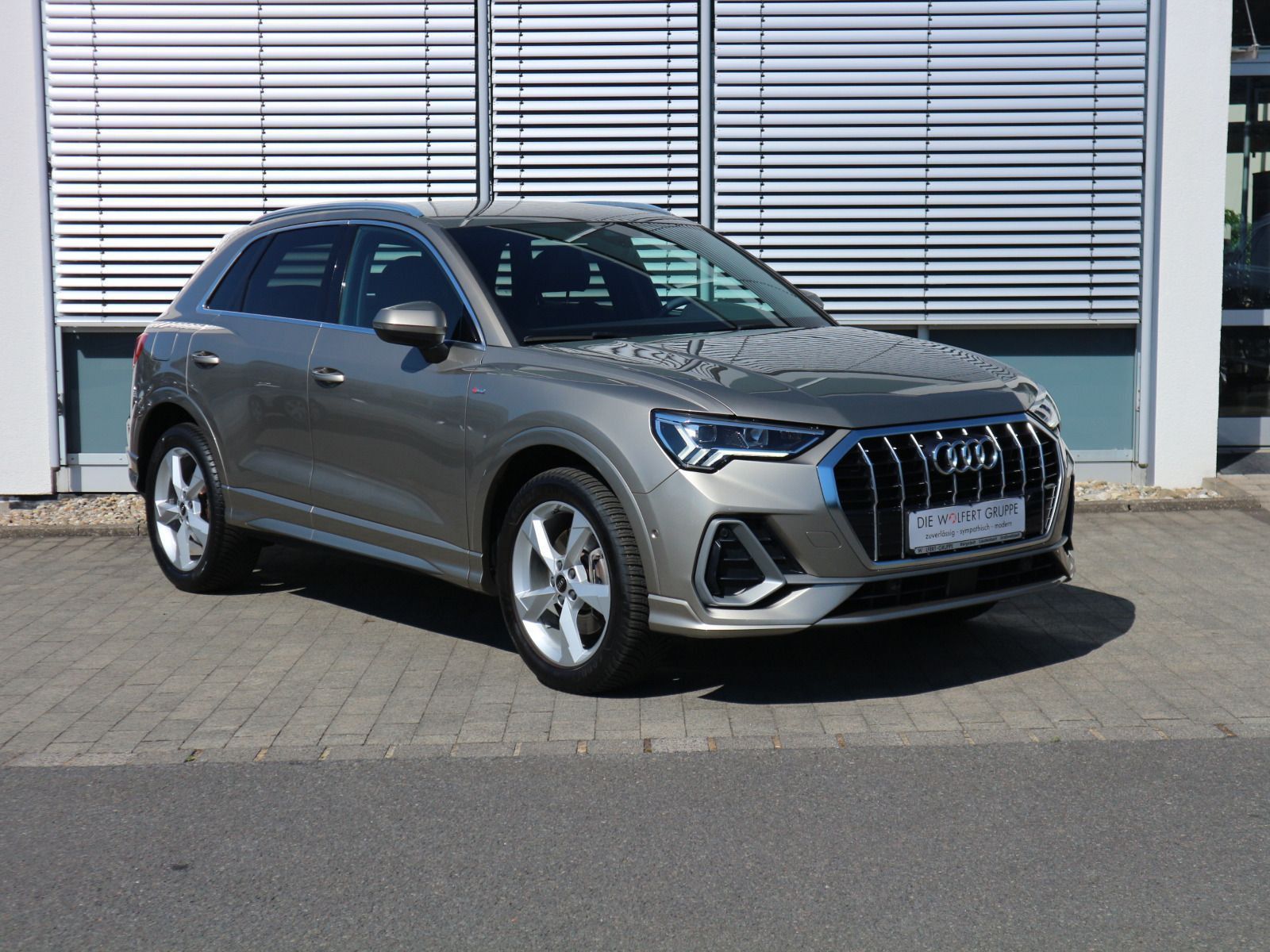 Audi Q3 45 TFSI e S line ACC*CARPLAY*RFK imagem 2