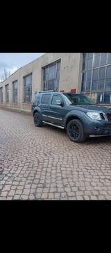 Nissan Pathfinder 3.0 V6 dCi DPF LE 4WD Automatik LE - gebrauchte Nissan Pathfinder aus dem Jahr 2012