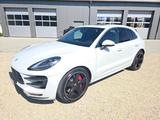 Porsche Macan Turbo S mit Performance Paket  - Porsche Macan Turbo-mit-Performance-Paket