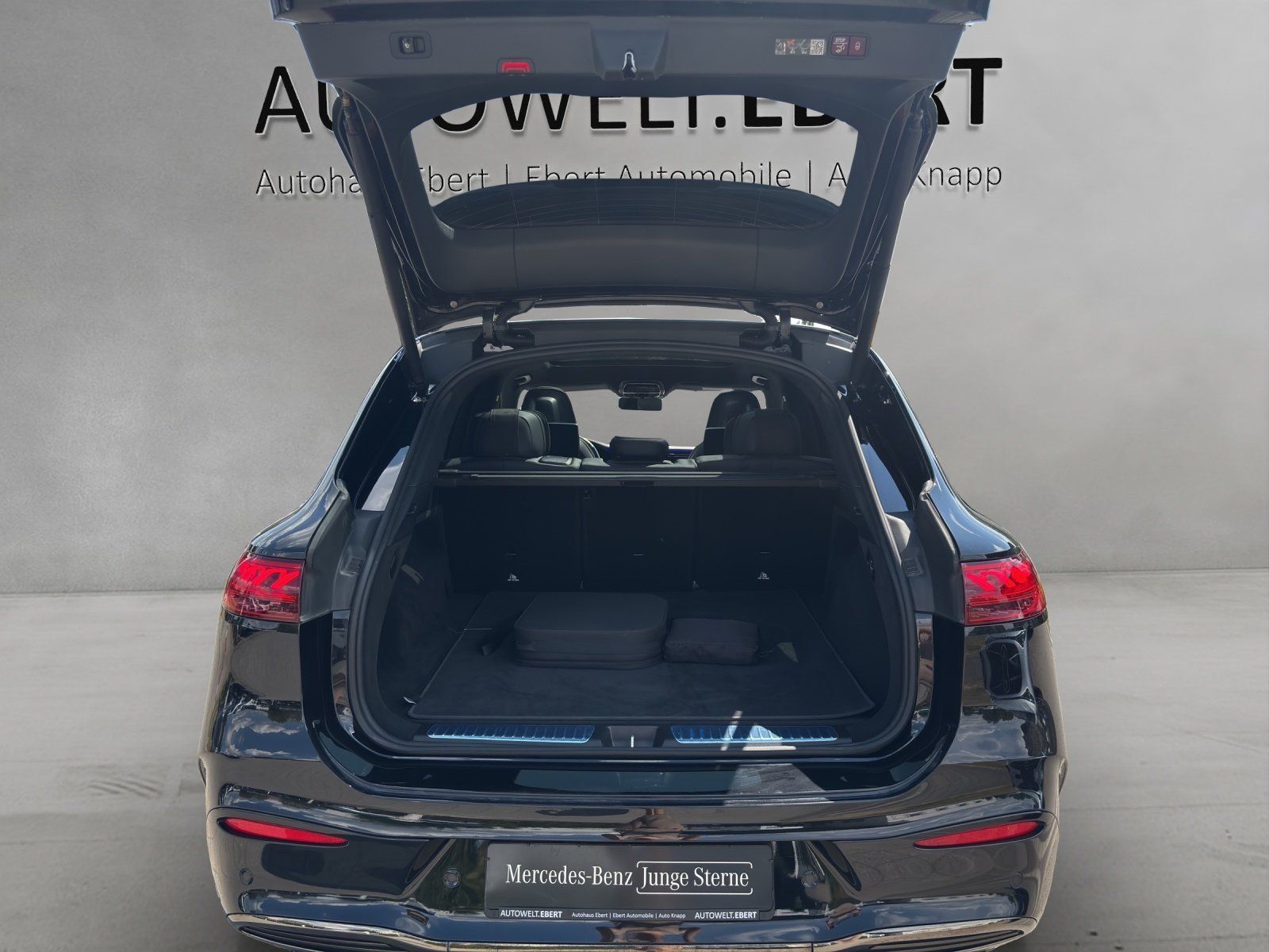 Fahrzeugabbildung Mercedes-Benz EQS 580 SUV AMG BusinessClass AHK FondTV Massage