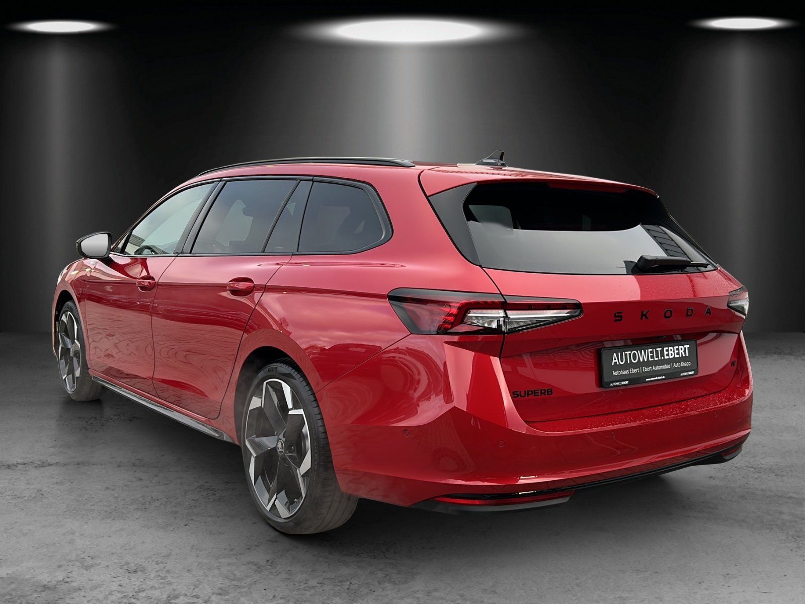 Fahrzeugabbildung SKODA Superb 1.5 TSI iV Sportline/PANO/AHK/HUD/ACC/360