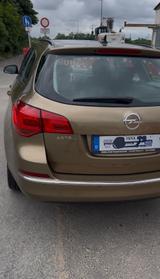 Opel Astra Sports Tourer 1.4 Turbo Active 103 A A... - Opel Astra: Gold