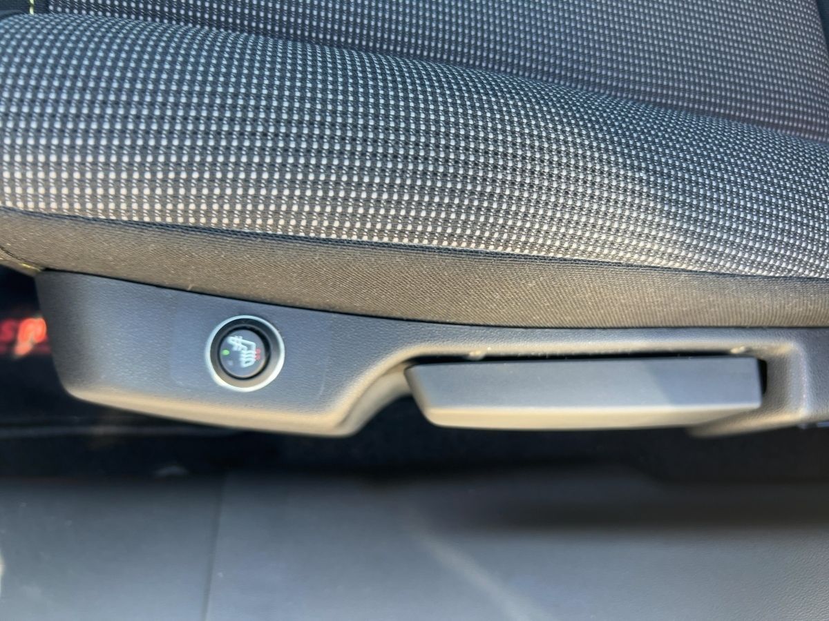 Fahrzeugabbildung Citroën C3 1.2 PureTech 110 Max Navi EPH Klimmaut.