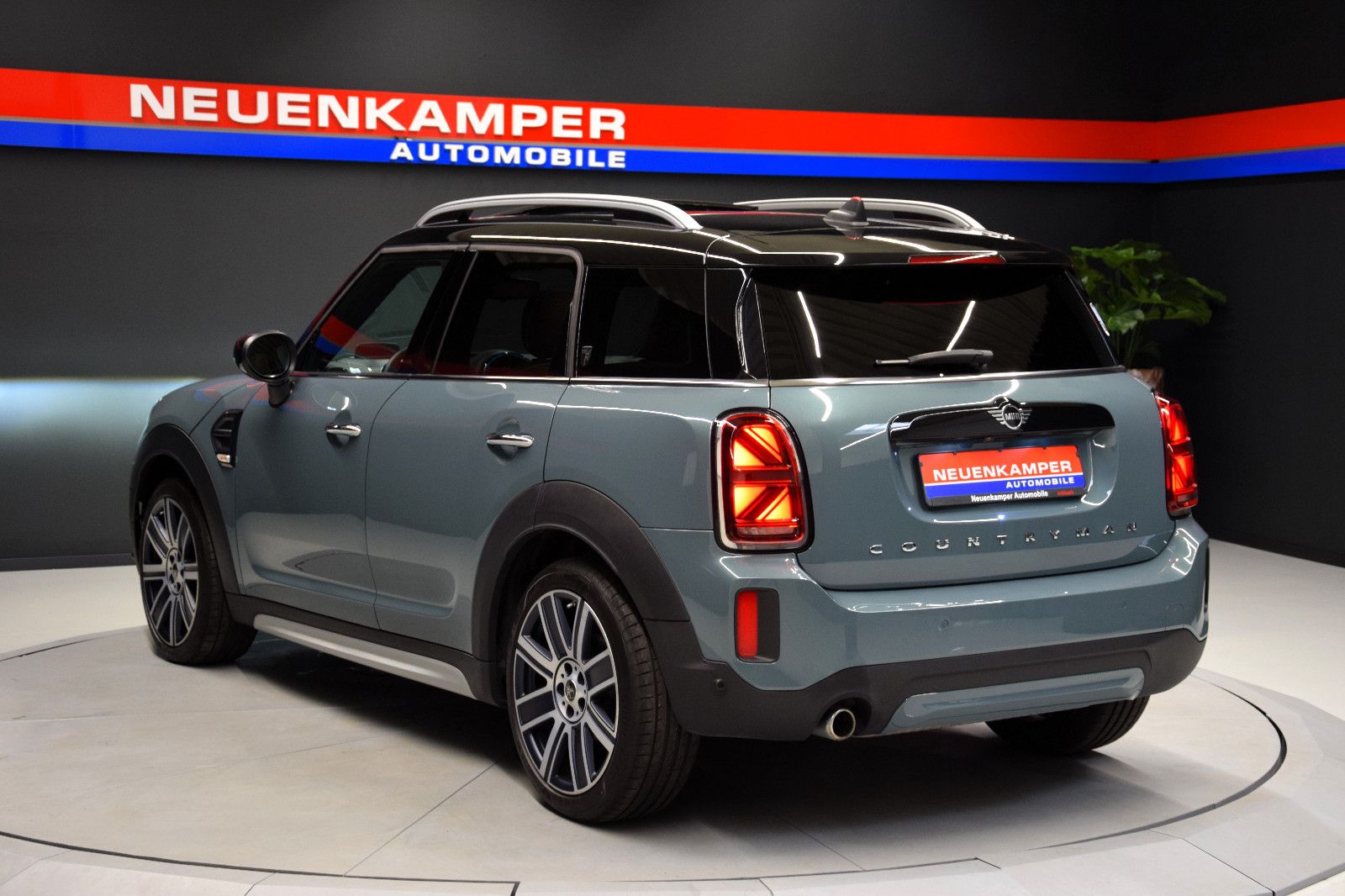 Fahrzeugabbildung MINI Cooper Countryman Yours Trim Pano Leder-braun