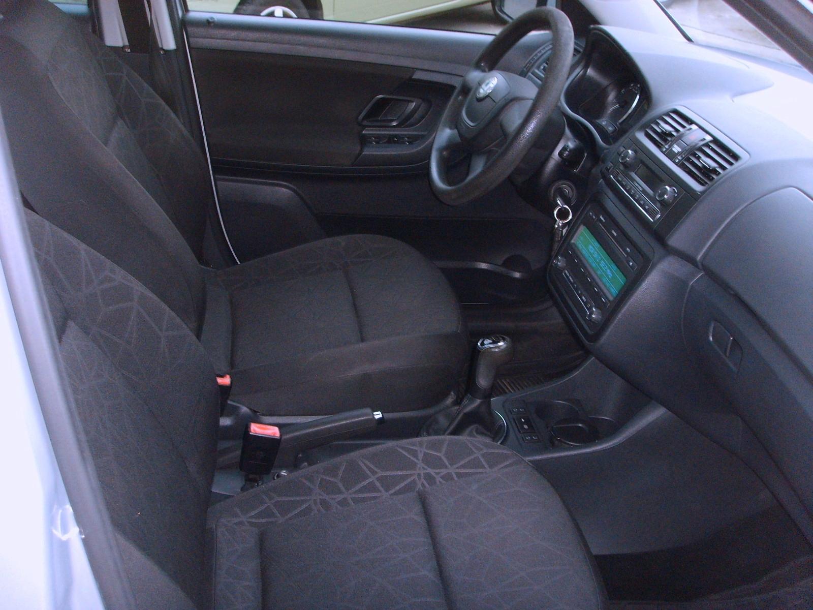 Skoda Fabia 2011 — photo 16