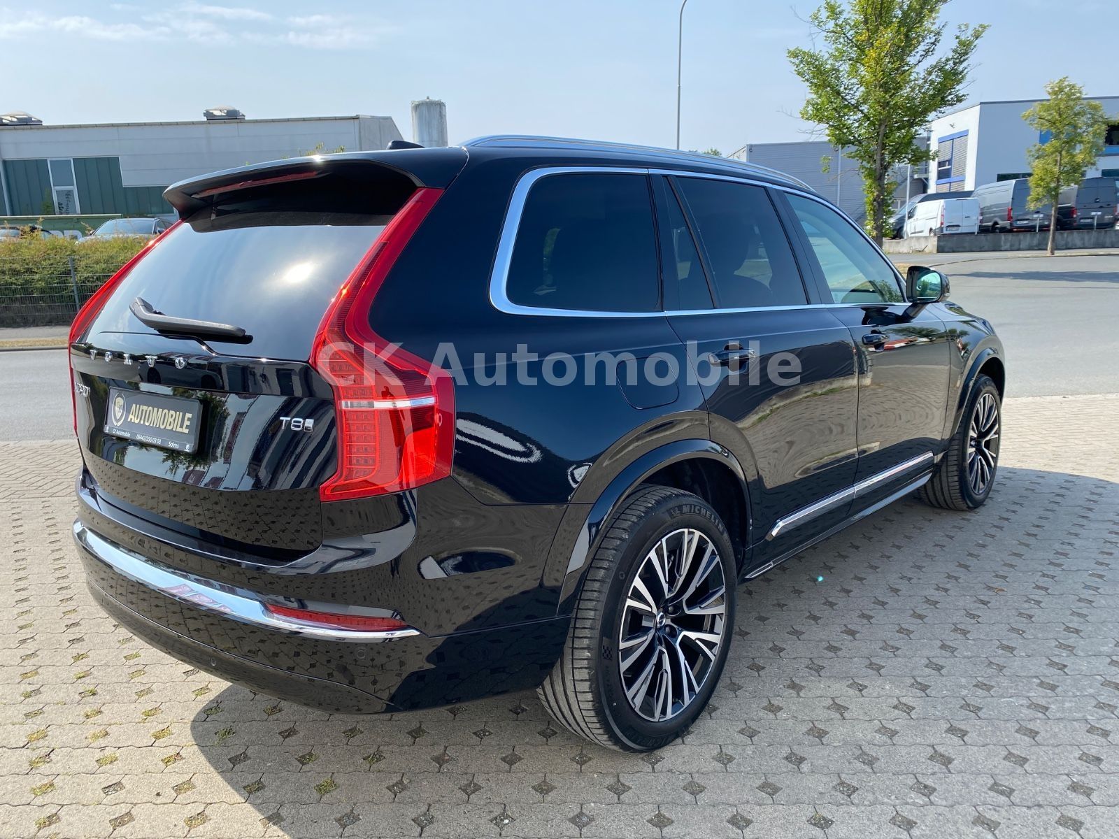 Fahrzeugabbildung Volvo XC90 T8 Core Recharge Plug-In Hybrid AWD/7 Sitze