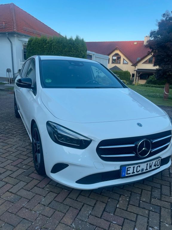 Image of Mercedes-Benz B 200