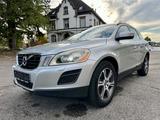 Volvo XC60 2.0T Momentum Automatik Xenon Panorama Navi - gebrauchte Volvo XC60 aus dem Jahr 2010