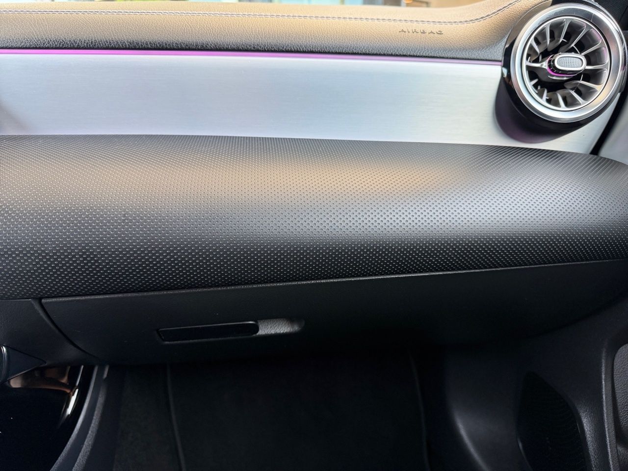 Fahrzeugabbildung Mercedes-Benz CLA 200 SB AMG+AHK+NIGH+MULTIB+360+DIST+KEYL+LHZ