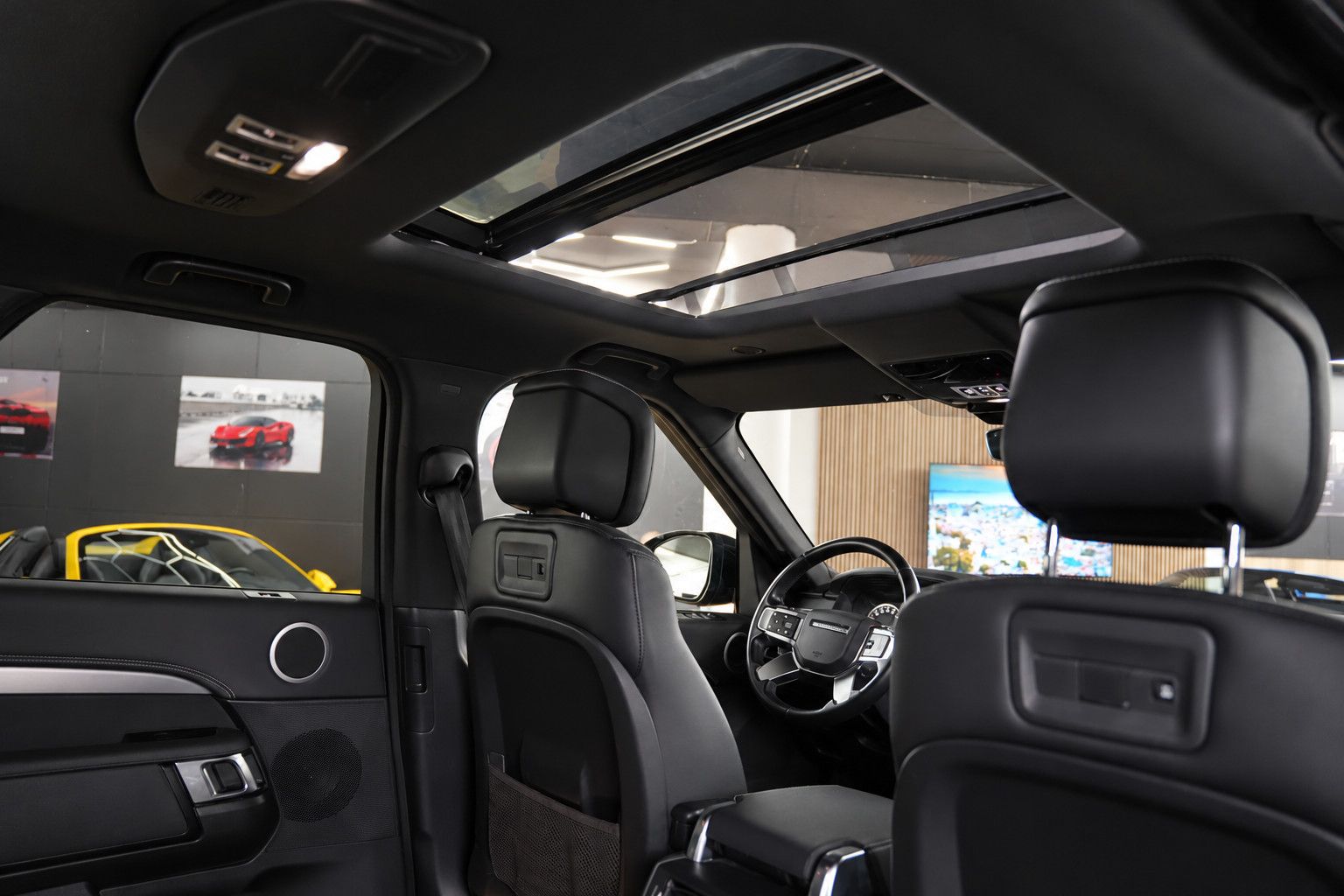Fahrzeugabbildung Land Rover Discovery SE*R-Dynamic*7-Sitz*Pano*Meridian*360°