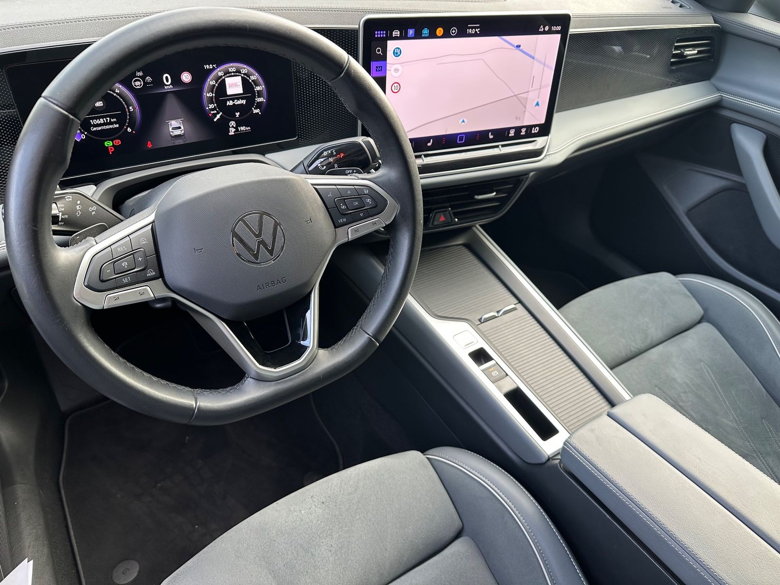 Fahrzeugabbildung Volkswagen Passat Variant 2.0 TDI DSG Business NAV+LED+AHK