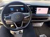 Volkswagen T7 Multivan lang - 7-Sitzer Vans