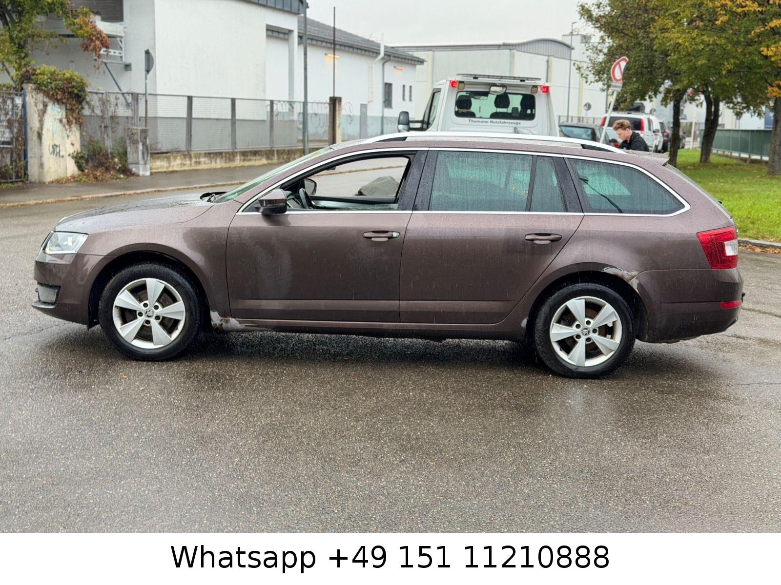Skoda Octavia 2013 — rear view