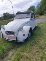 Citroën 2 CV - weiße Citroën 2 CV
