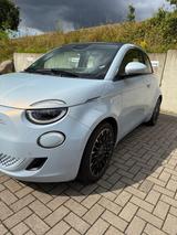 Fiat 500e "la Prima" Cabrio 42 kWh La Prima,Blau - weiße Fiat 500e