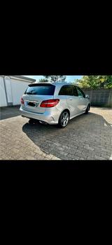 Mercedes-Benz B250 4-Matic Pano, Rückfahrkamera, AHK, usw - Mercedes-Benz B 250: 4matic