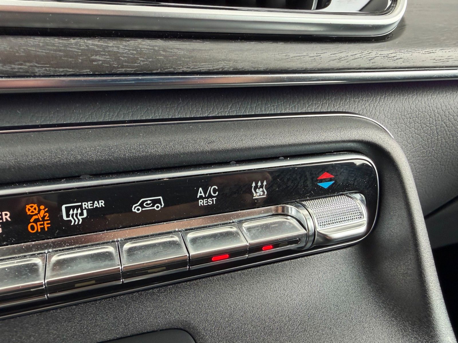 Fahrzeugabbildung Mercedes-Benz V 300 d AVA Extral DISTRONIC Standheiz 360Kamera