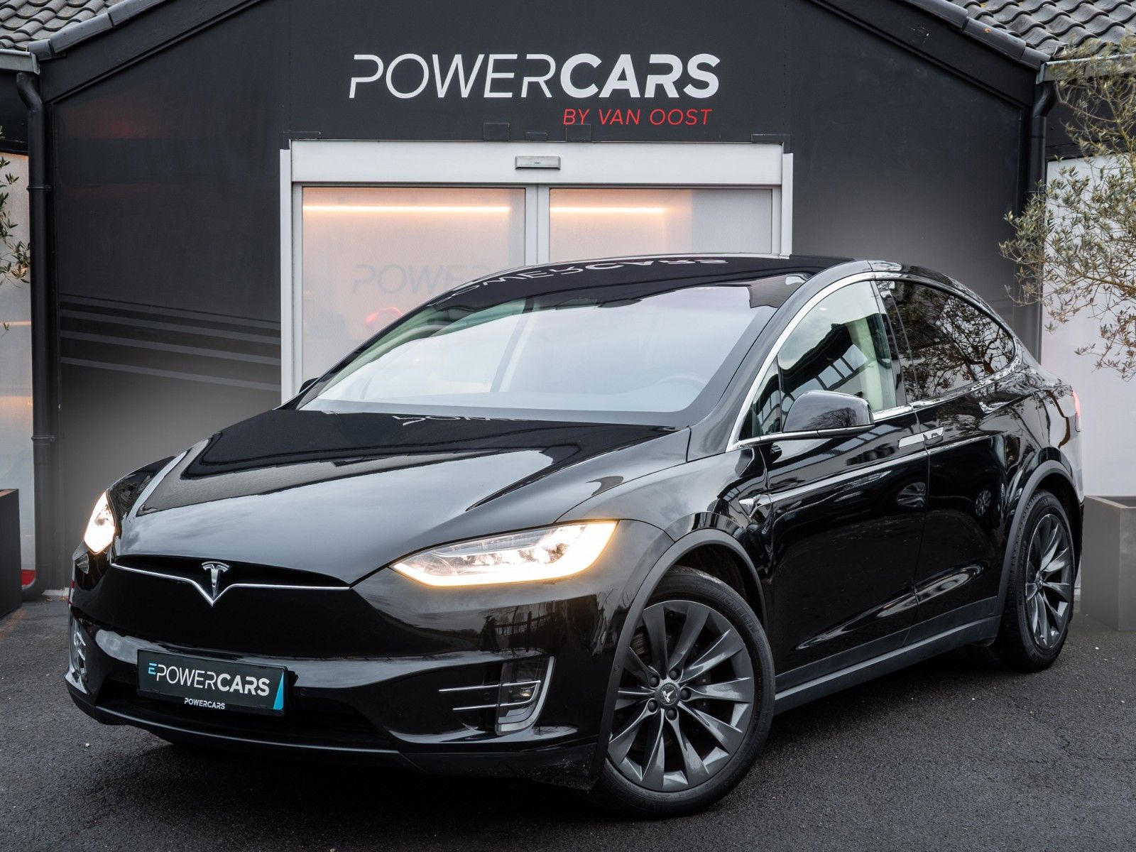 TESLA Model X