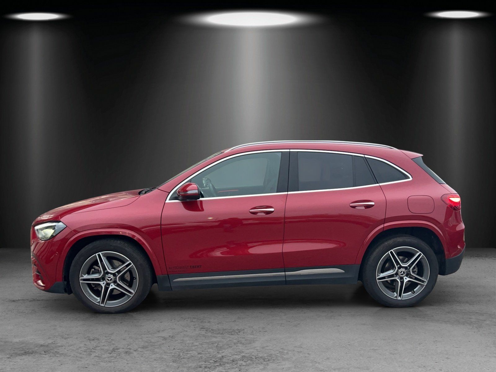 Fahrzeugabbildung Mercedes-Benz GLA 180 d+AMG-Line+DISTRONIC+Memory+Burmester