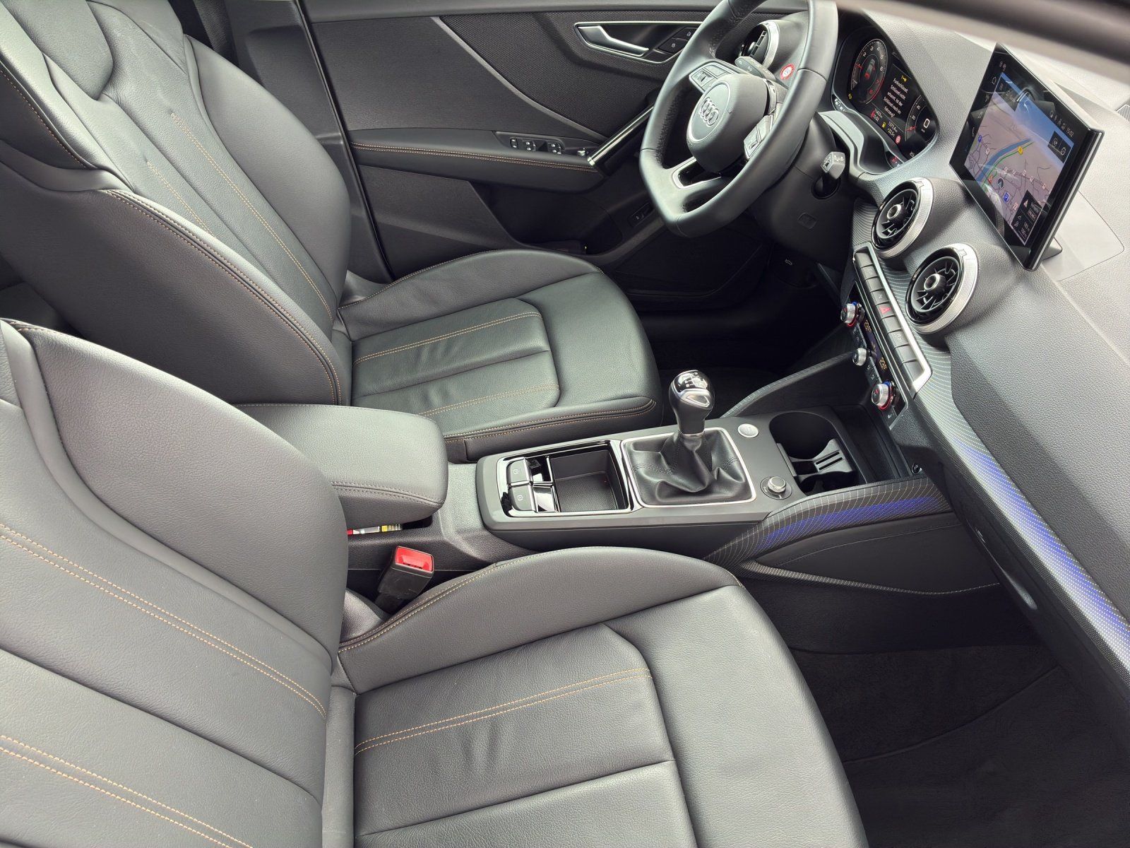 Fahrzeugabbildung Audi Q2 30 TFSI advanced AHK,Kamera,LED,Matrix,Navi