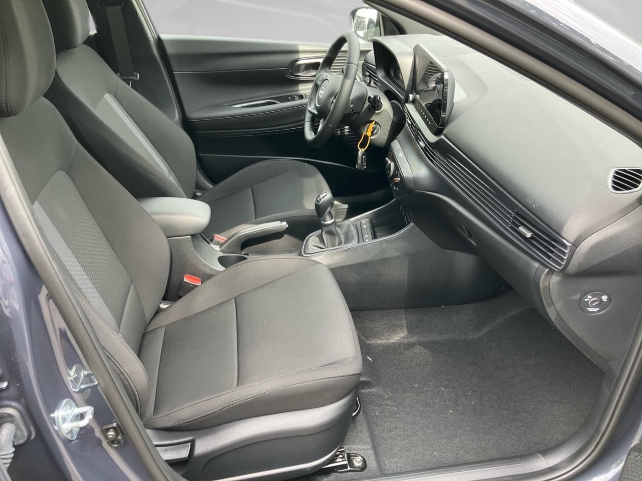 Fahrzeugabbildung Hyundai i20 BLACKLINE SHZ*LHZ*NAVI*CARPLAY