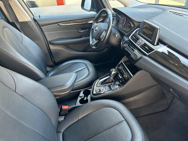 Fahrzeugabbildung BMW 220 Gran Tourer 220 i Luxury Line Automatik Navi