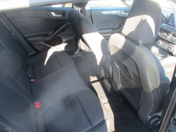 Ford Focus Turnier Titanium BLIS + Winterp.+ Kamera