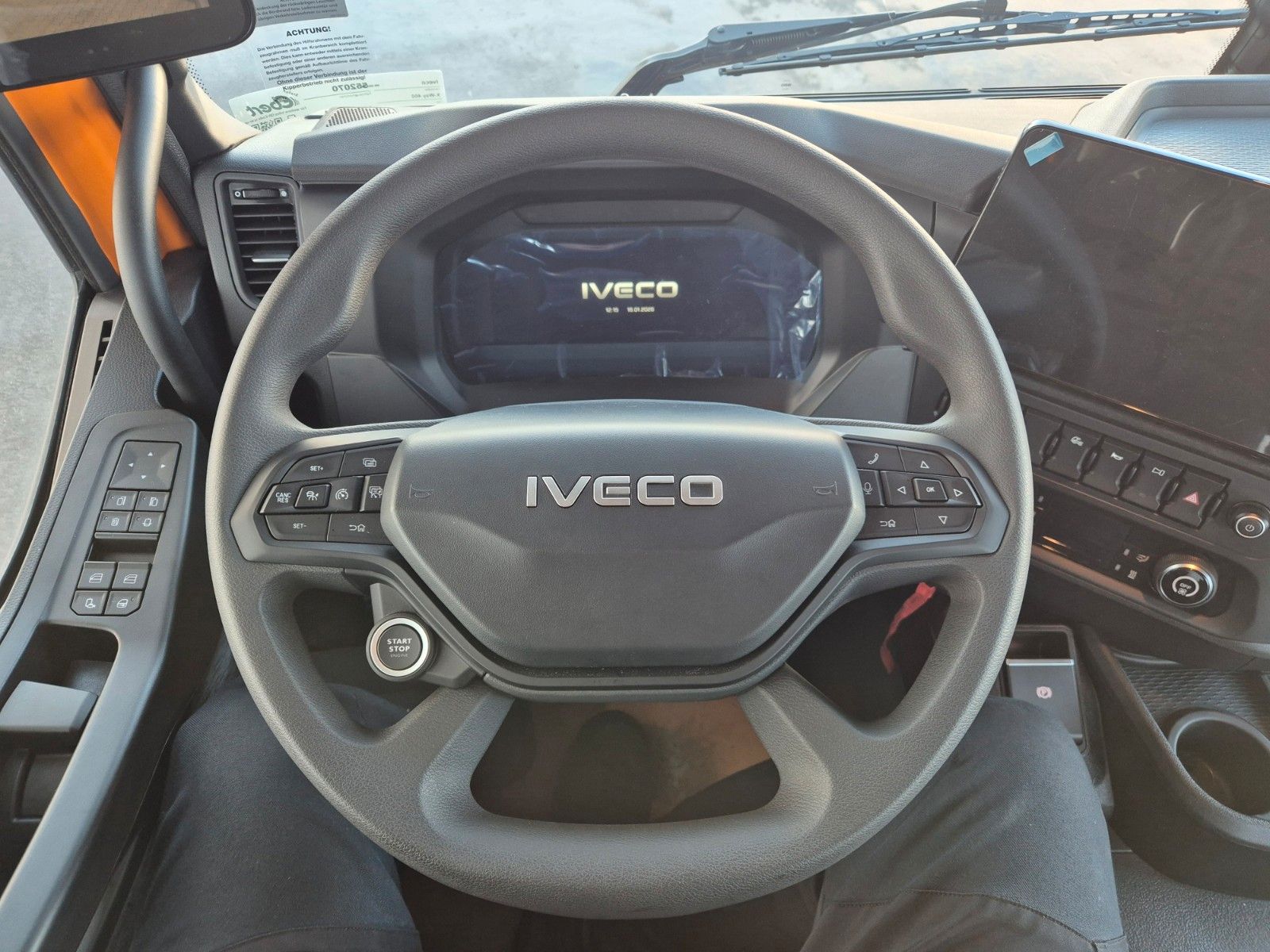 Fahrzeugabbildung Iveco X-Way  AD200X40/P 4x2 Palfinger PK 12.501 Funk