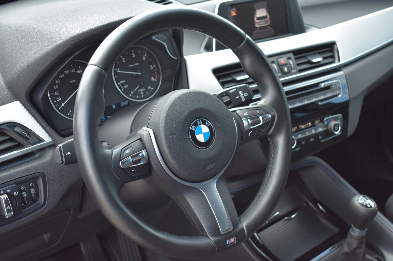 Fahrzeugabbildung BMW X1 Baureihe X1 sDrive 18 d M Sport