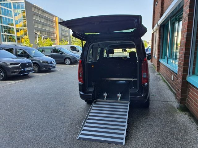 Fiat Doblò Kombi XL behindertengerecht Rampe