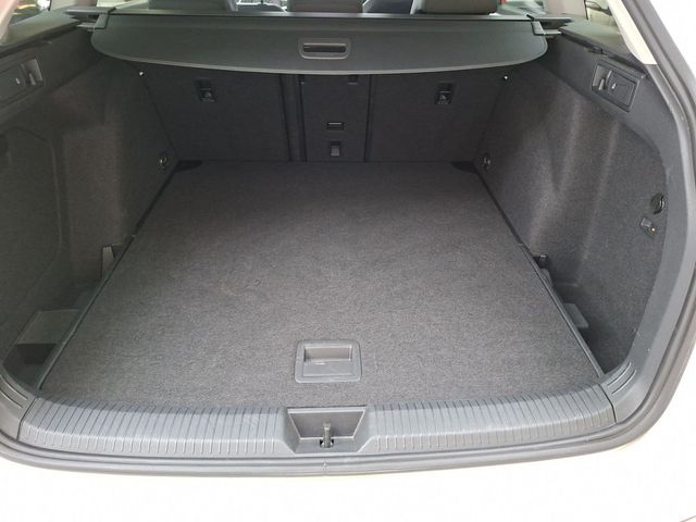 Golf VIII Variant 1.5 eTSI Active *DSG*AHK*LED*A