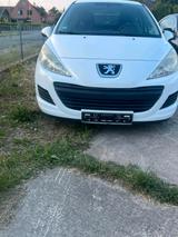 Peugeot 207 mit neuen Tüf nur wenig KM - Peugeot 207: W