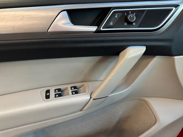 Volkswagen Golf Sportsvan *TEMPO*NAV*PDC*CAM*2-ZONEN*AHK*