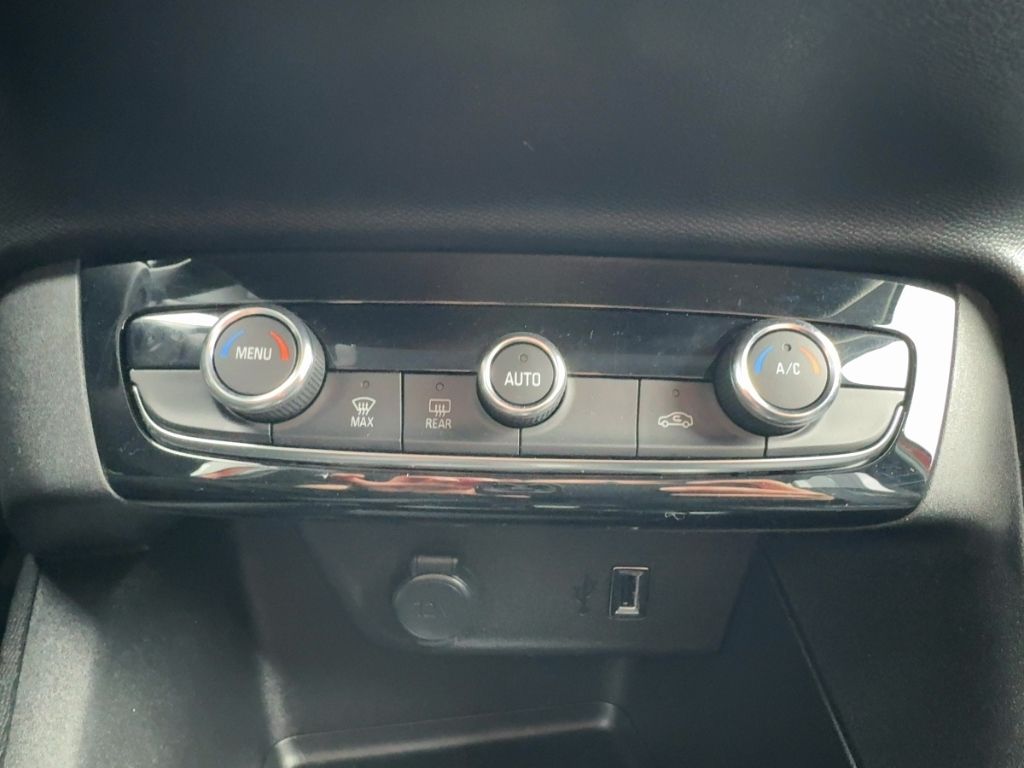 Fahrzeugabbildung Opel Corsa Elegance Winterpaket Rückfahrkamera