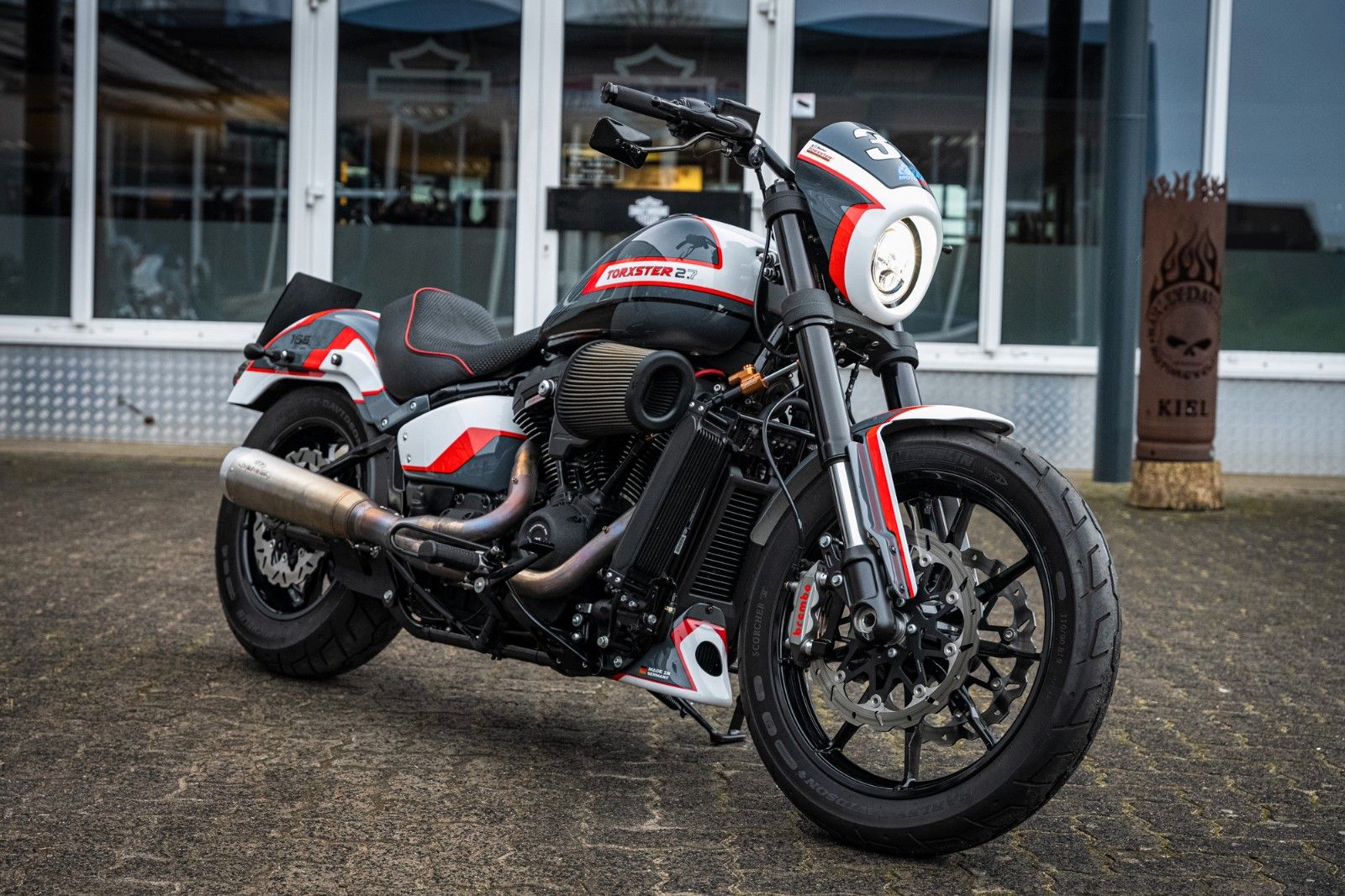 Fahrzeugabbildung Harley-Davidson TORXSTER FXLRS LOW RIDER S 165 cui  SERIEN NR. 1