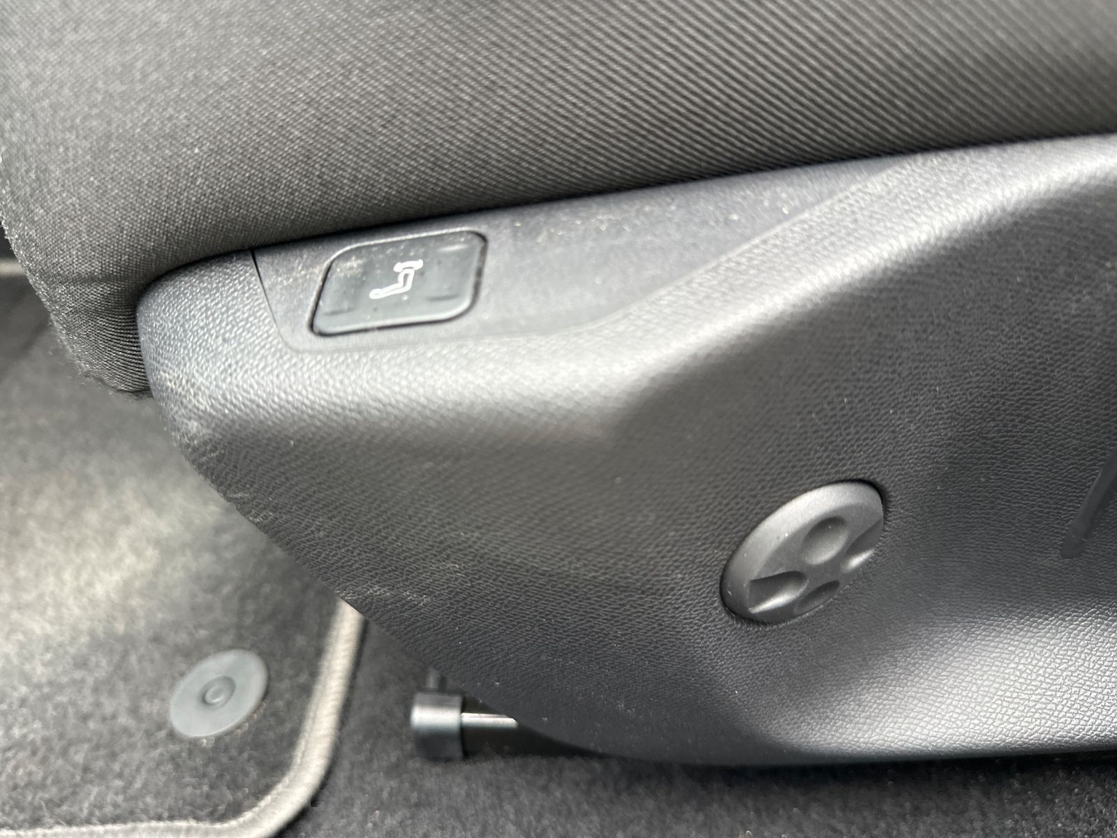 Fahrzeugabbildung Opel Astra SpT 1.5 D Elegance Aut. NAV+LED+KAMERA+SHZ