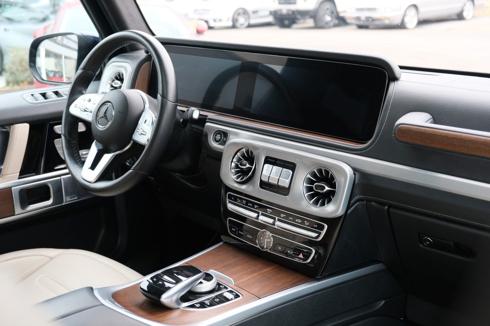 Fahrzeugabbildung Mercedes-Benz G 500/Massage/Distr/Burm/Stdhzg/LED/Fond Ent.