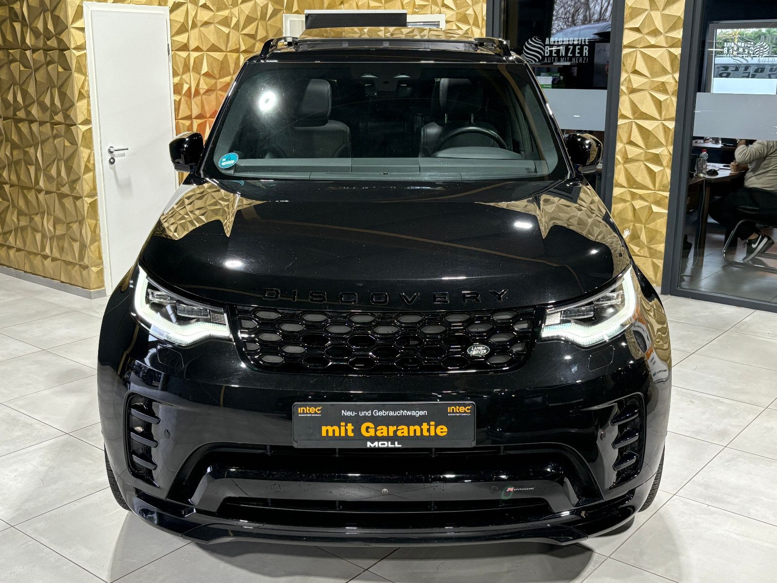 Fahrzeugabbildung Land Rover Discovery 5 R-Dynamic SE AWD/7-SITZER/360''KAM