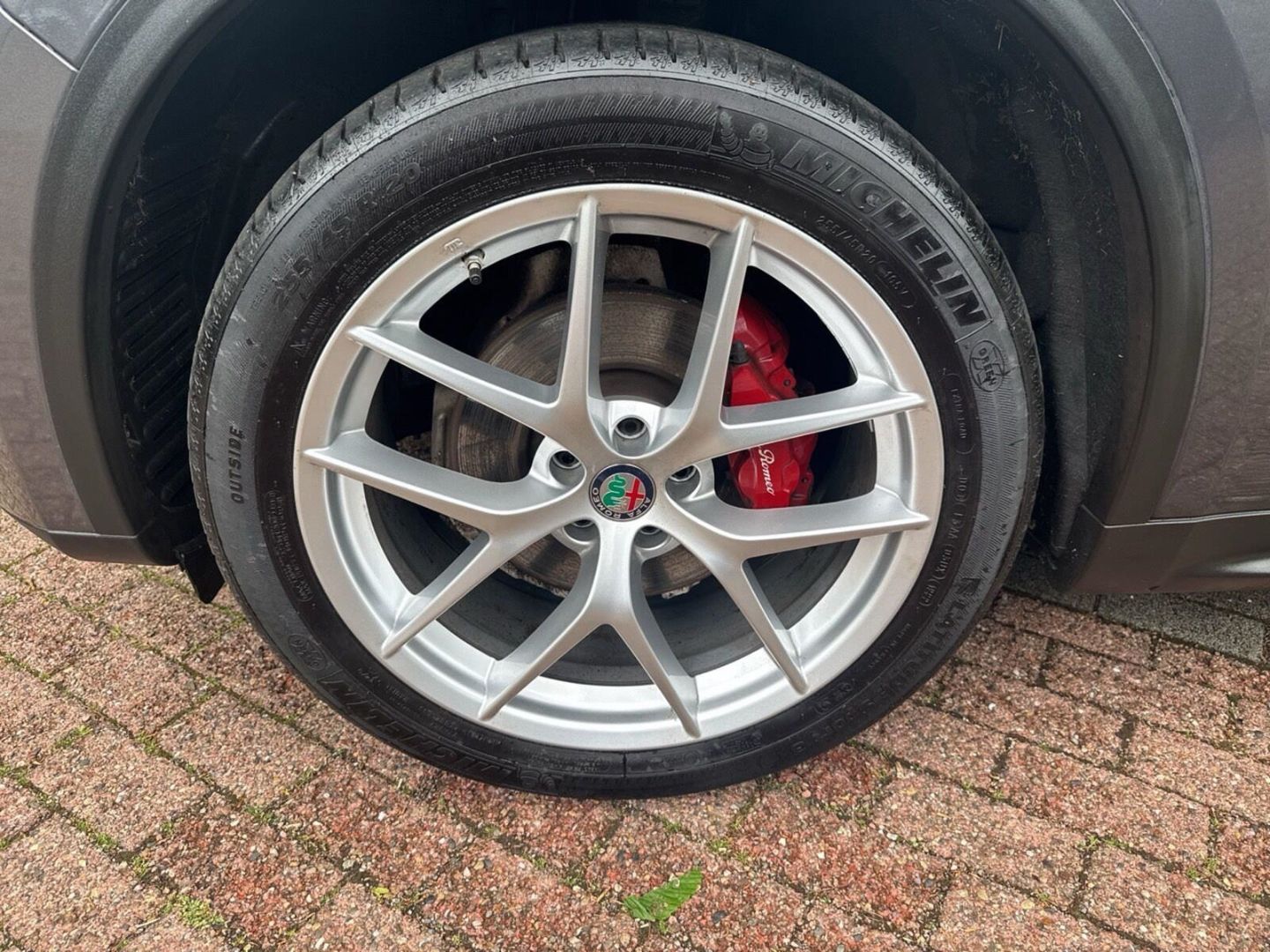 Fahrzeugabbildung Alfa Romeo Stelvio Super Q4 -Panoramadach-Xenon-AHK-