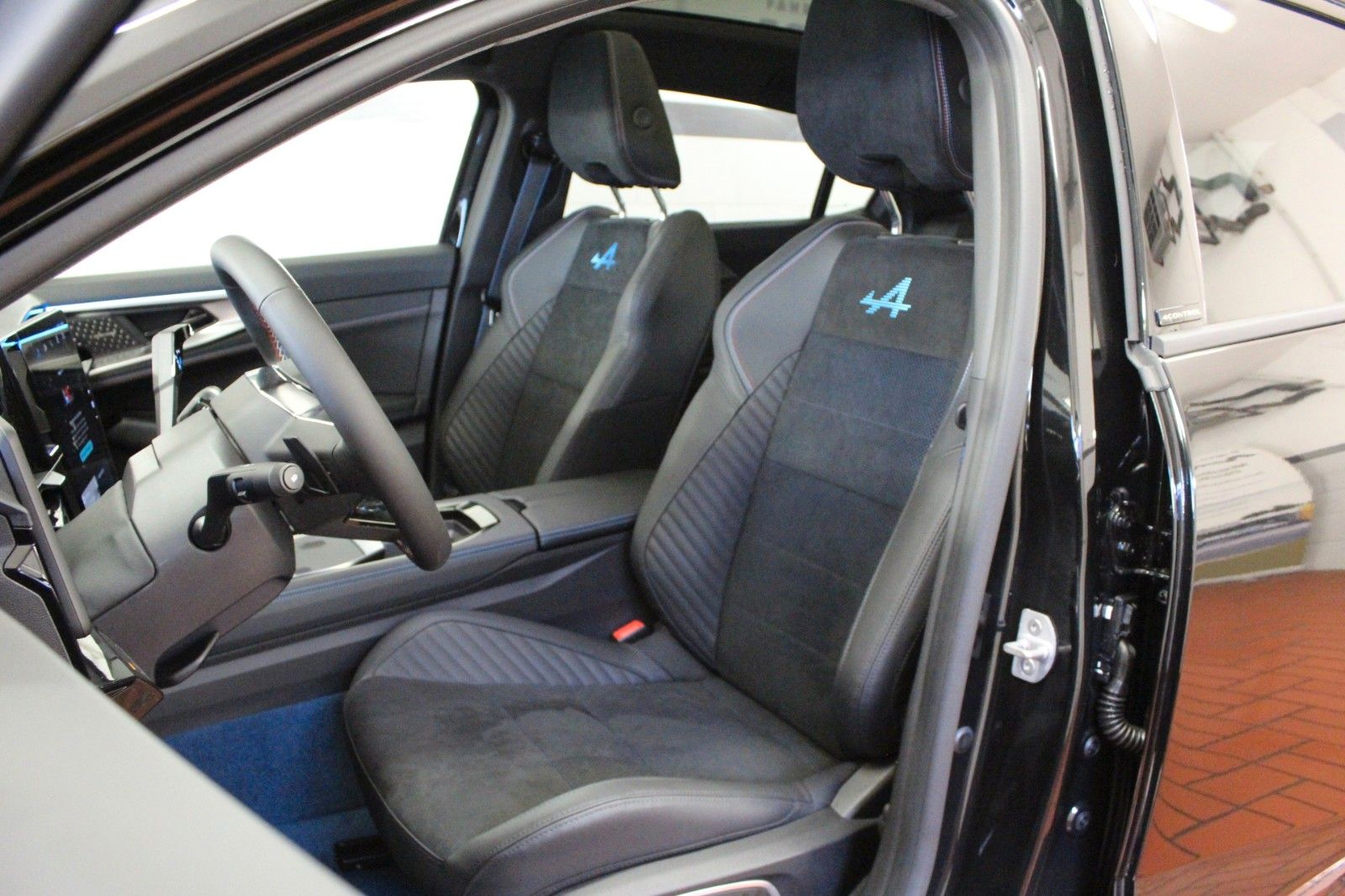 Fahrzeugabbildung Renault Rafale Hybrid E-Tech 4x4 300 PHEV Atelier Alpine