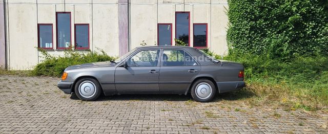 Mercedes-Benz E 200 *W124 *OLDTIMER