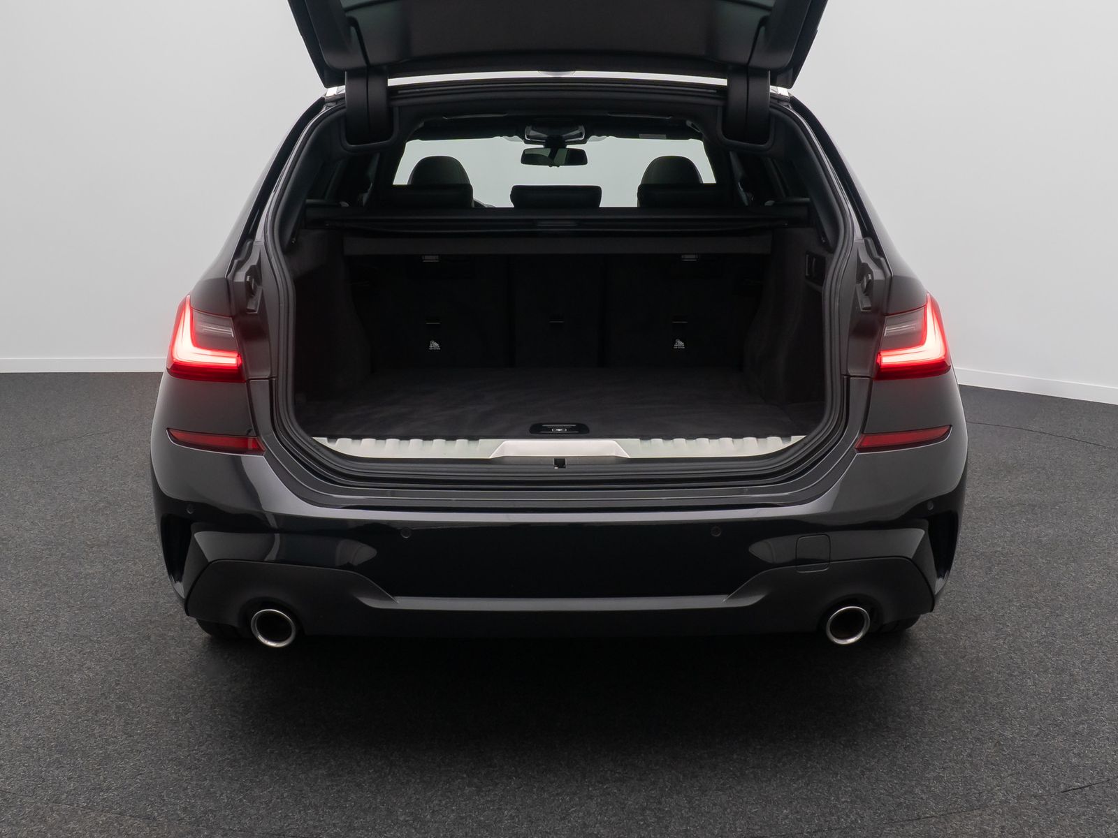 Fahrzeugabbildung BMW 330e M Sport Panorama DAB HUD 360&deg; H/K 19Zoll