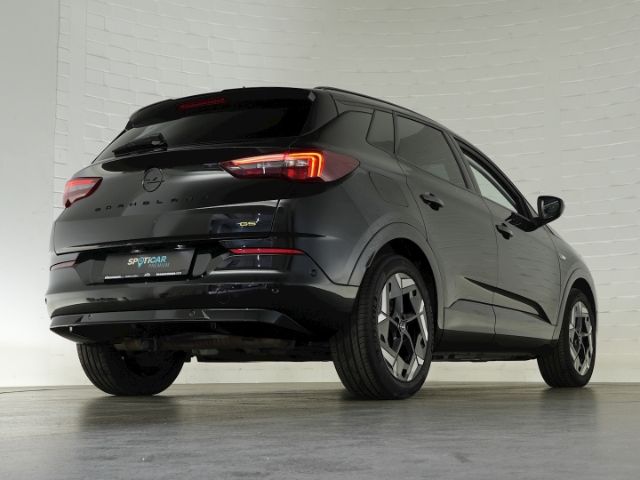 Grandland GSe PHEV 4X4 AT+AHK+NAVI+RÜCKFAHRKAMER
