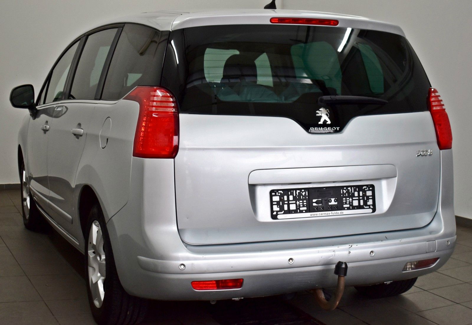 Fahrzeugabbildung Peugeot 5008 Business-Line,Panorama,AHK,8 fach bereift