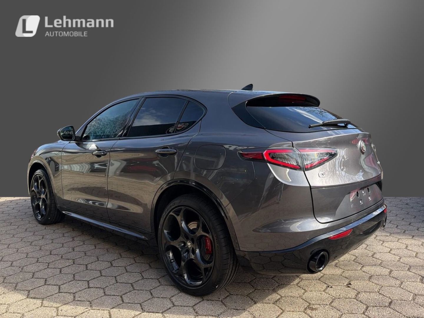 Fahrzeugabbildung Alfa Romeo Stelvio Veloce Q4 2.0 Turbo - AHK - 21 Zoll- Pan