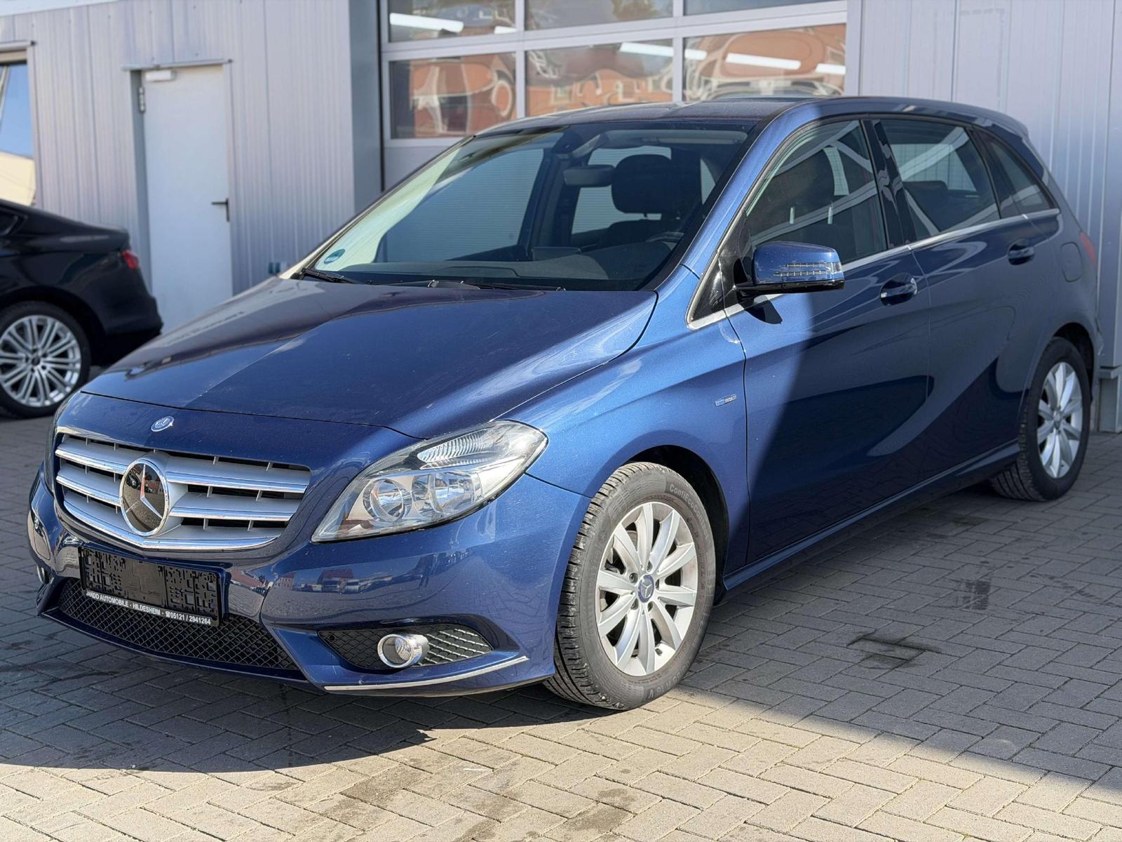 Mercedes-Benz B 180 B 180 (246.242)