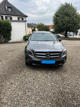 Mercedes-Benz GLA 200 SCORE - graue Mercedes-Benz GLA 200