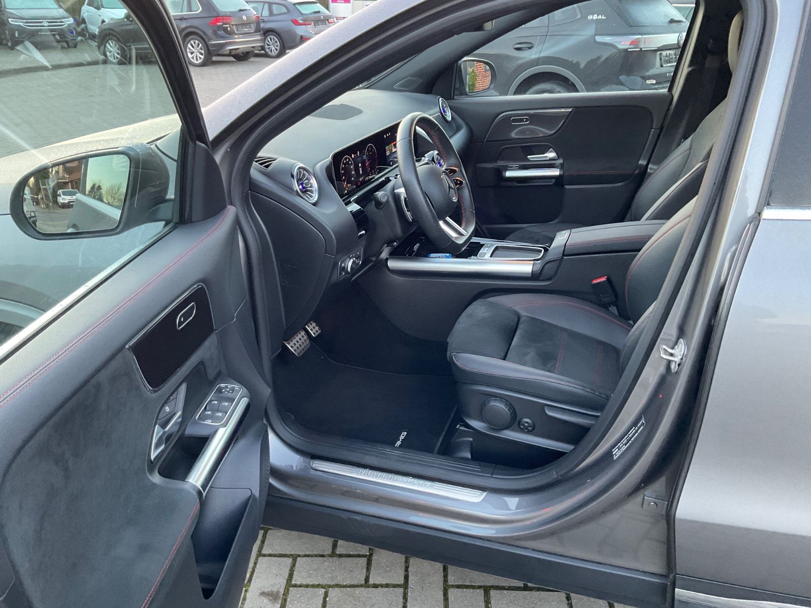 Fahrzeugabbildung Mercedes-Benz GLA 200 d DCT,AMG,AHK,Kamera,Multibeam,Distronic