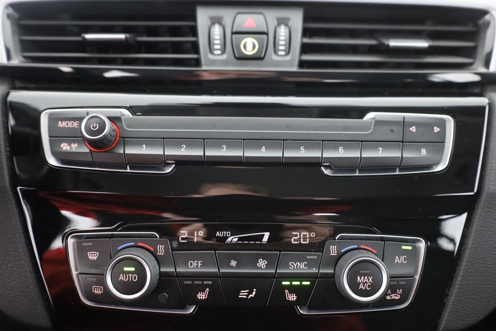 BMW X1 18d sDrive LED Navi Sitzheizung Tempomat PDC foto 12